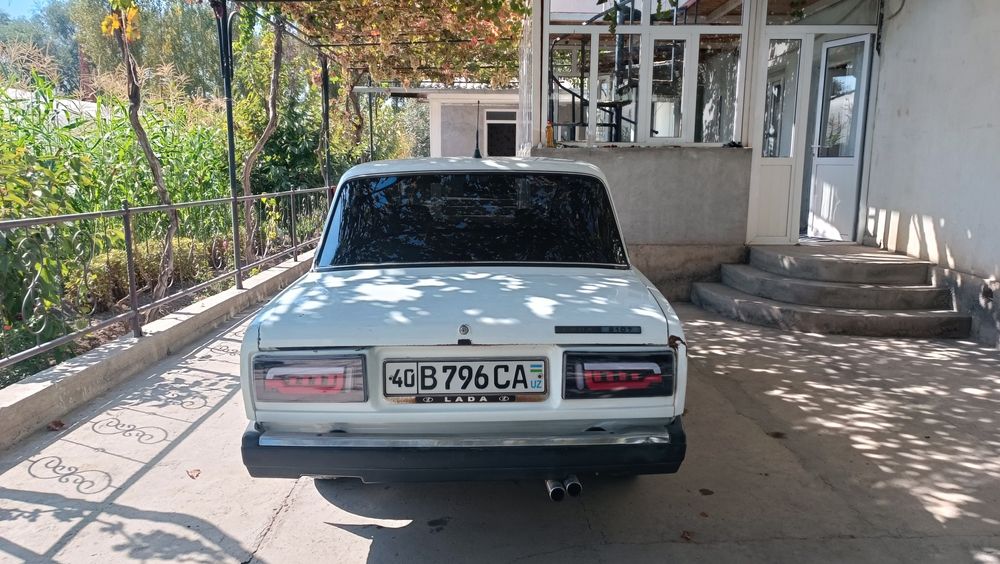 Lada 2107 sotiladi