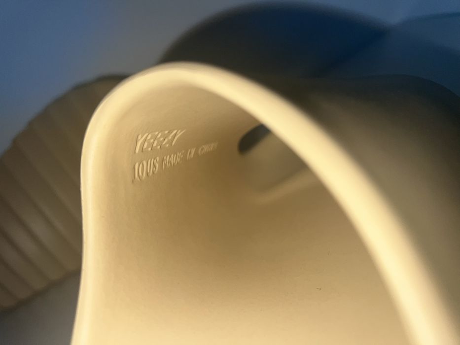 Yeezy Slide Desert Sand