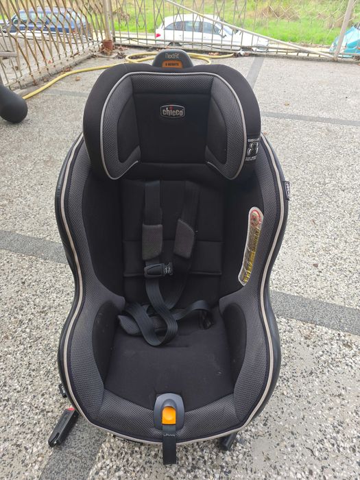 Детско столче за кола Chicco NextFit Zip