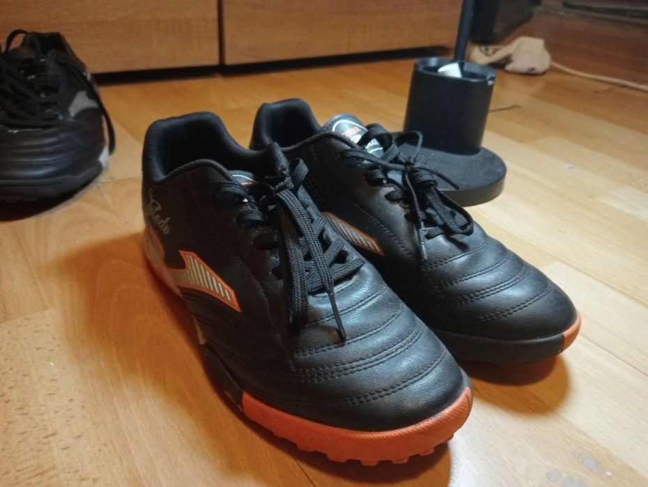 Ghete fotbal puțin folosite