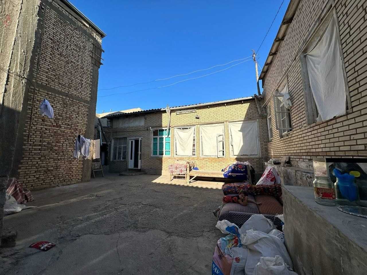 2,5 sotixli hovli sotiladi