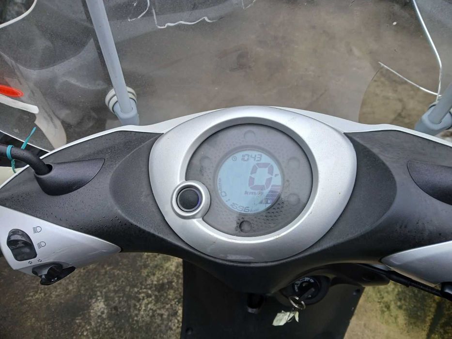 Yamaha Neos 50  на части ..2010 година