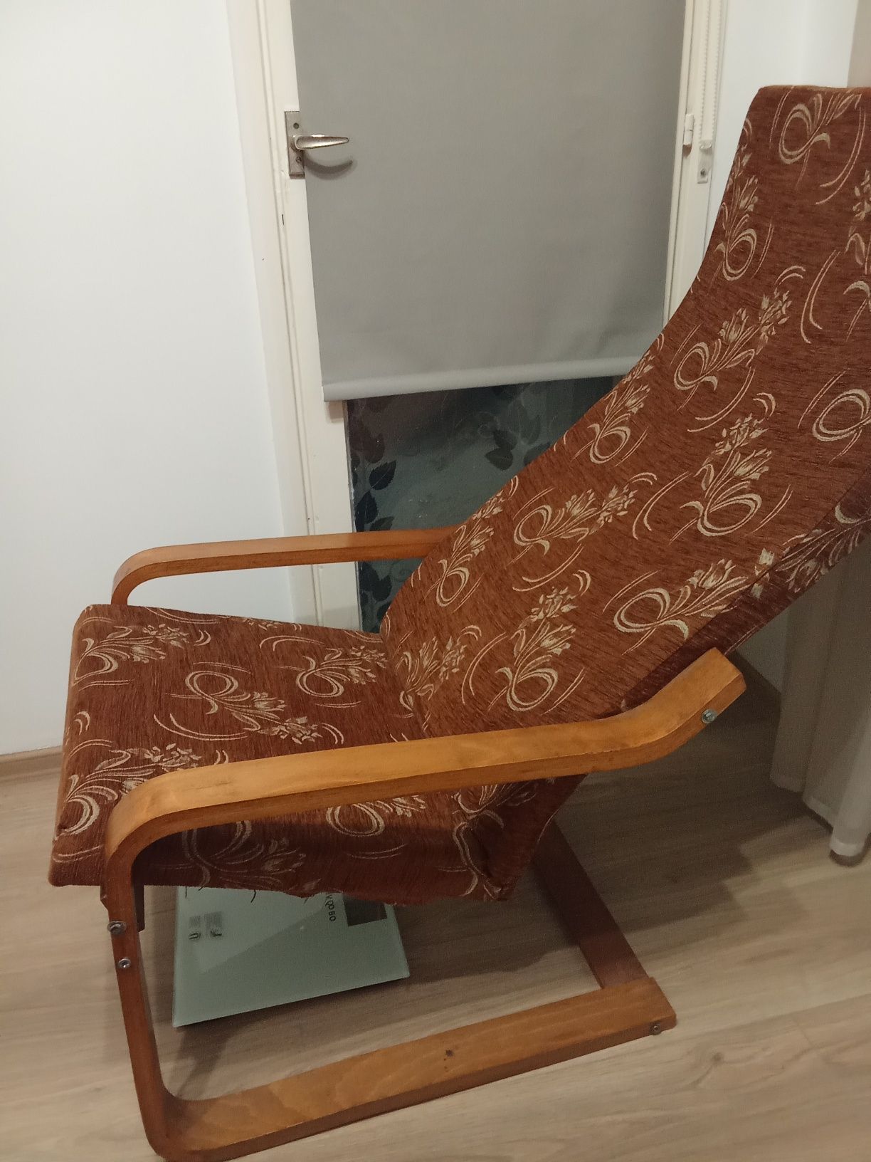 Продавам люлеещ се стол