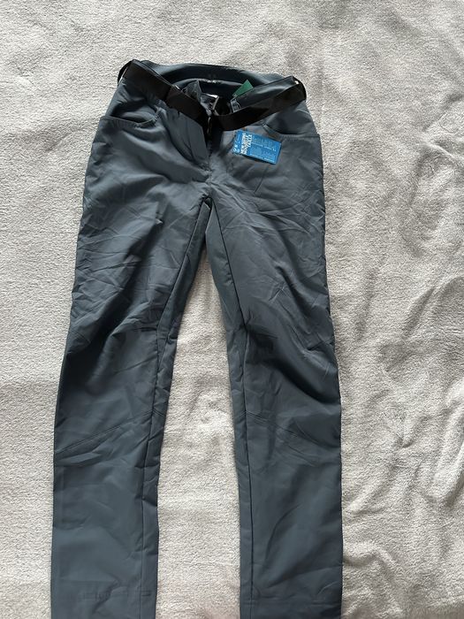 Дамски планински панталон Quechua 36 размер