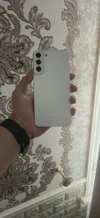 Srochno Samsung S22 Plus  8/256g sotiladi