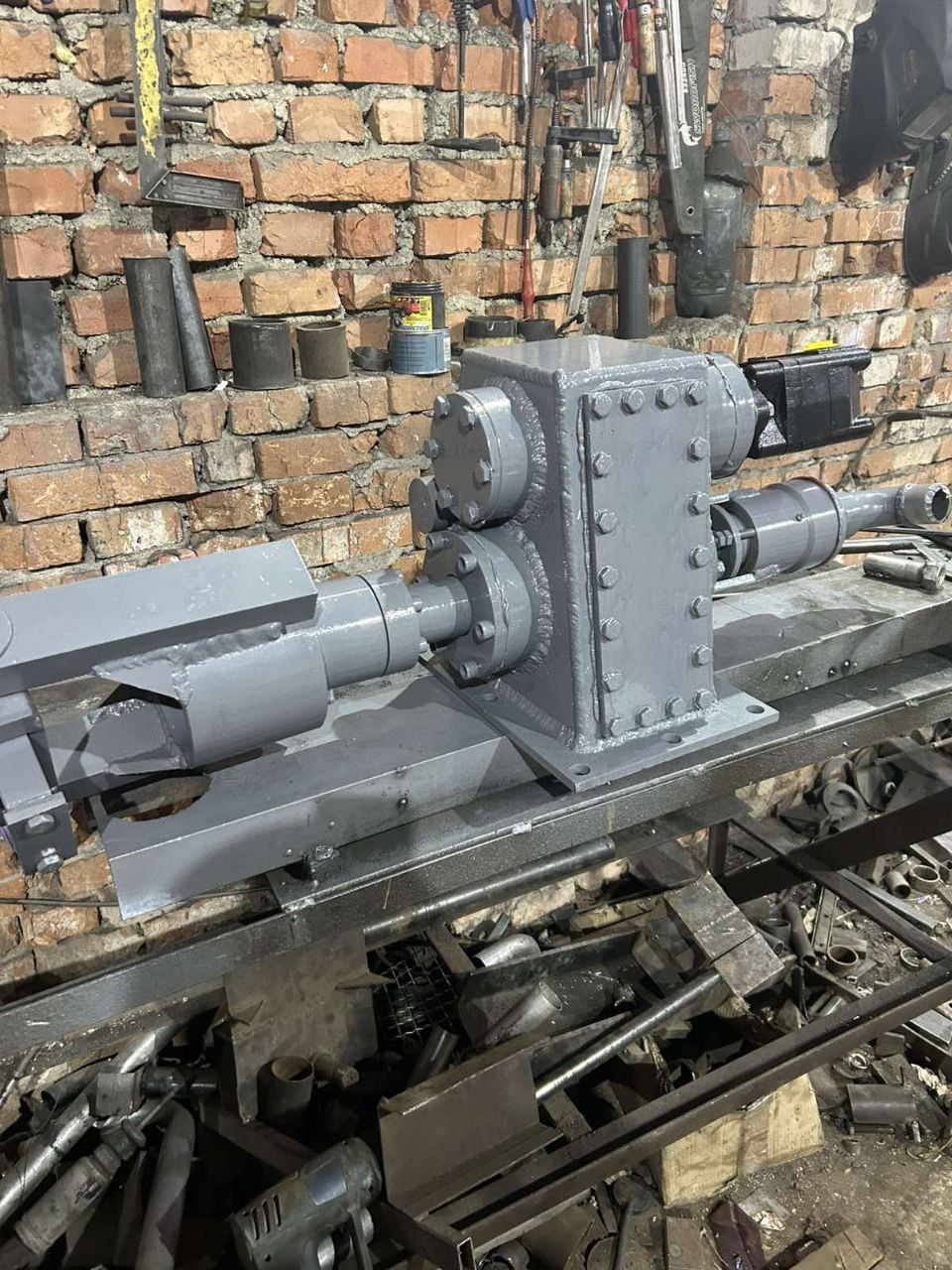 Редуктори за сондажни машини.