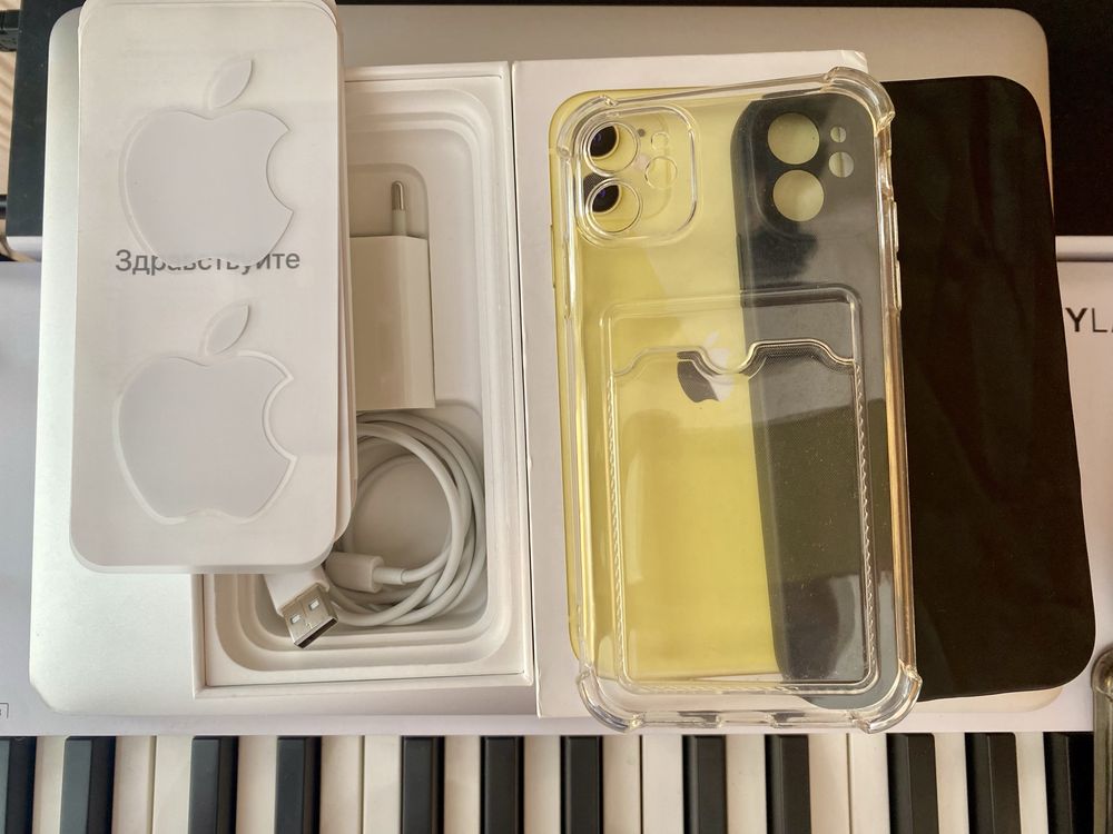 IPhone 11 ,акб 98 % , 128 гб