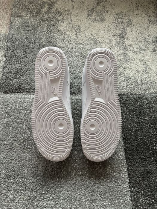 Бели Nike Air Force 1