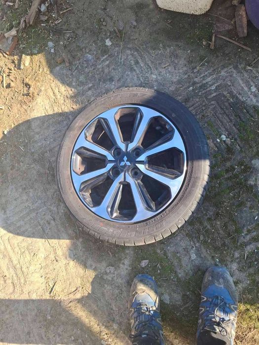 Джанта с гума за Mitsubishi Space Star