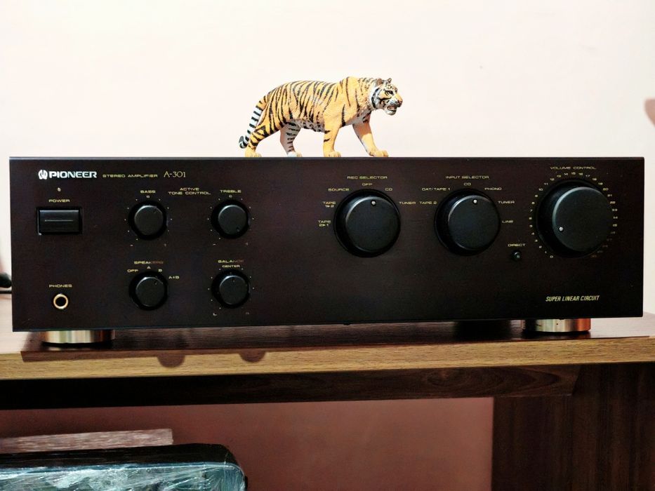 Pioneer A-301. Calitate si putere. Impecabil. Preț fix !