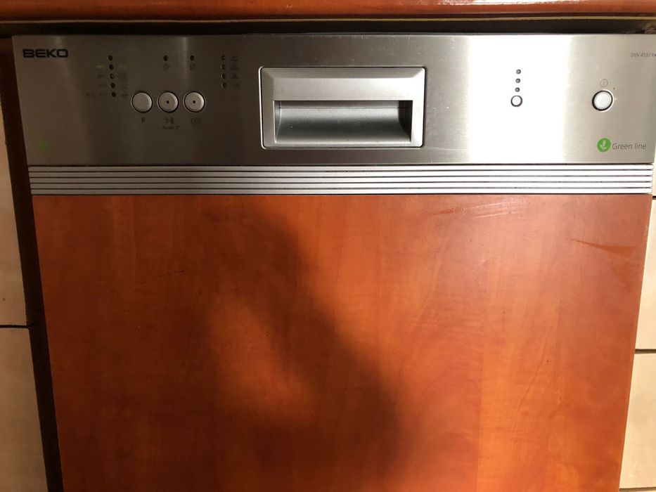 Masina de spalat vase BEKO DSN 4532 Fx