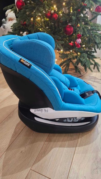 Столче за кола BeSafe iZi Modular i-Size и Isofix база към него