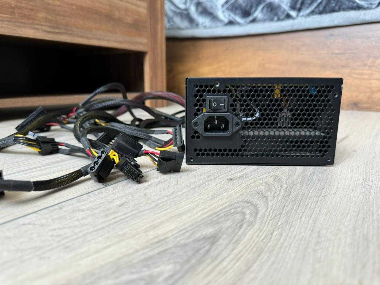 Продам блок питания Thermaltake TR2 S 700W 80 PLUS