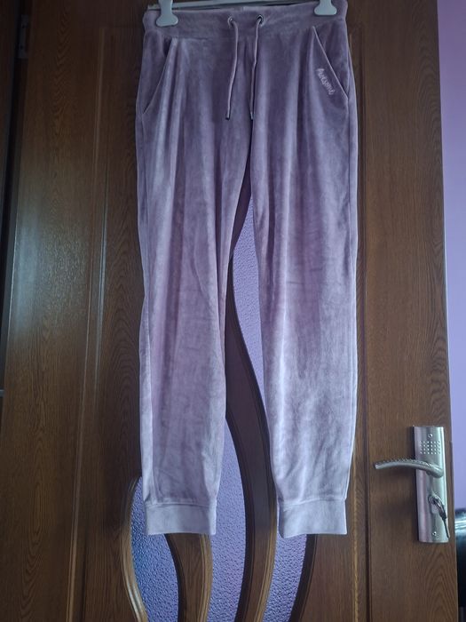 Vând Pantaloni Trening Damă Mărimea M-L Noi