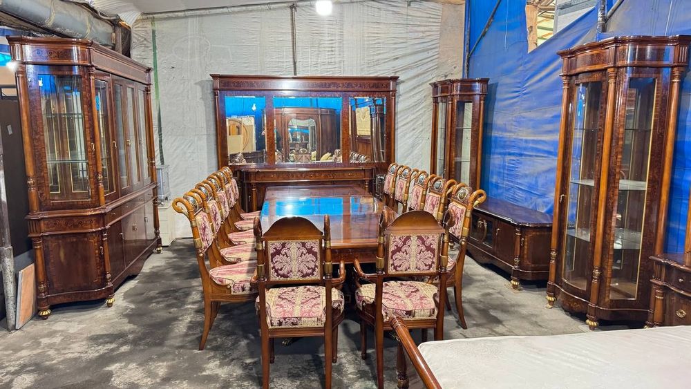 Продаётся Итальянский комплект