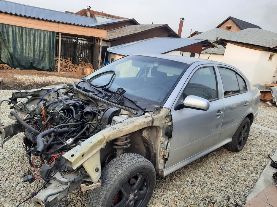 Dezmembrez Skoda Octavia 1, 1.6 Benzina 2001