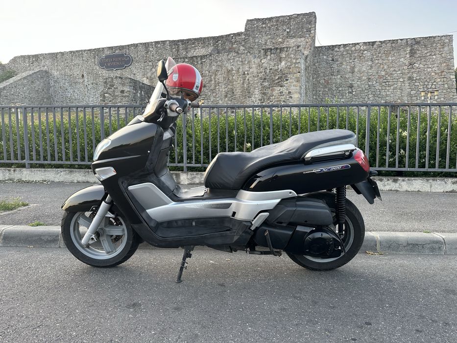 Scuter Yamaha XC 300