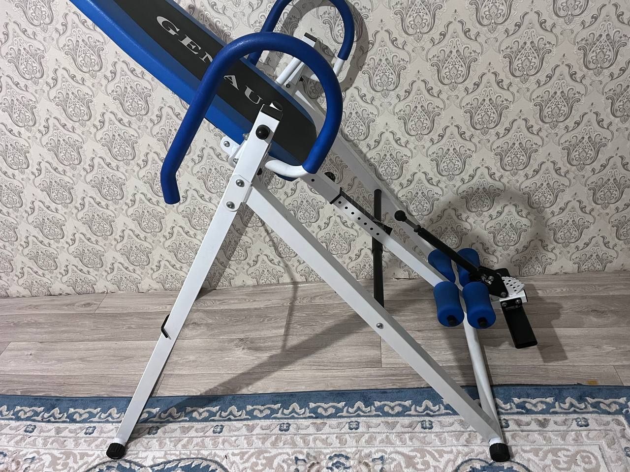 Продам  инверсионный стол