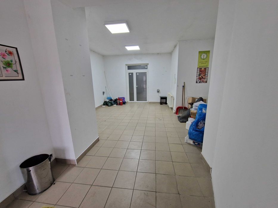 Inchiriez spatiu comercial