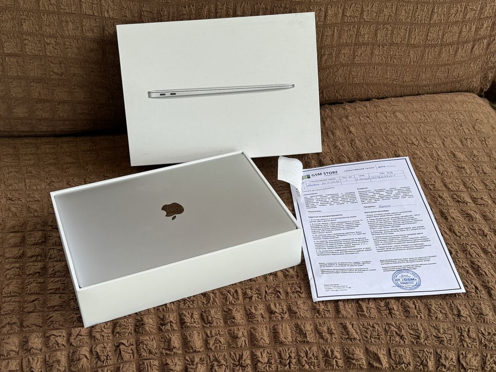 Новый Apple MacBook Air M1 2022 EAC\SSD256GB\OZU8GB\Серебро сост идеал