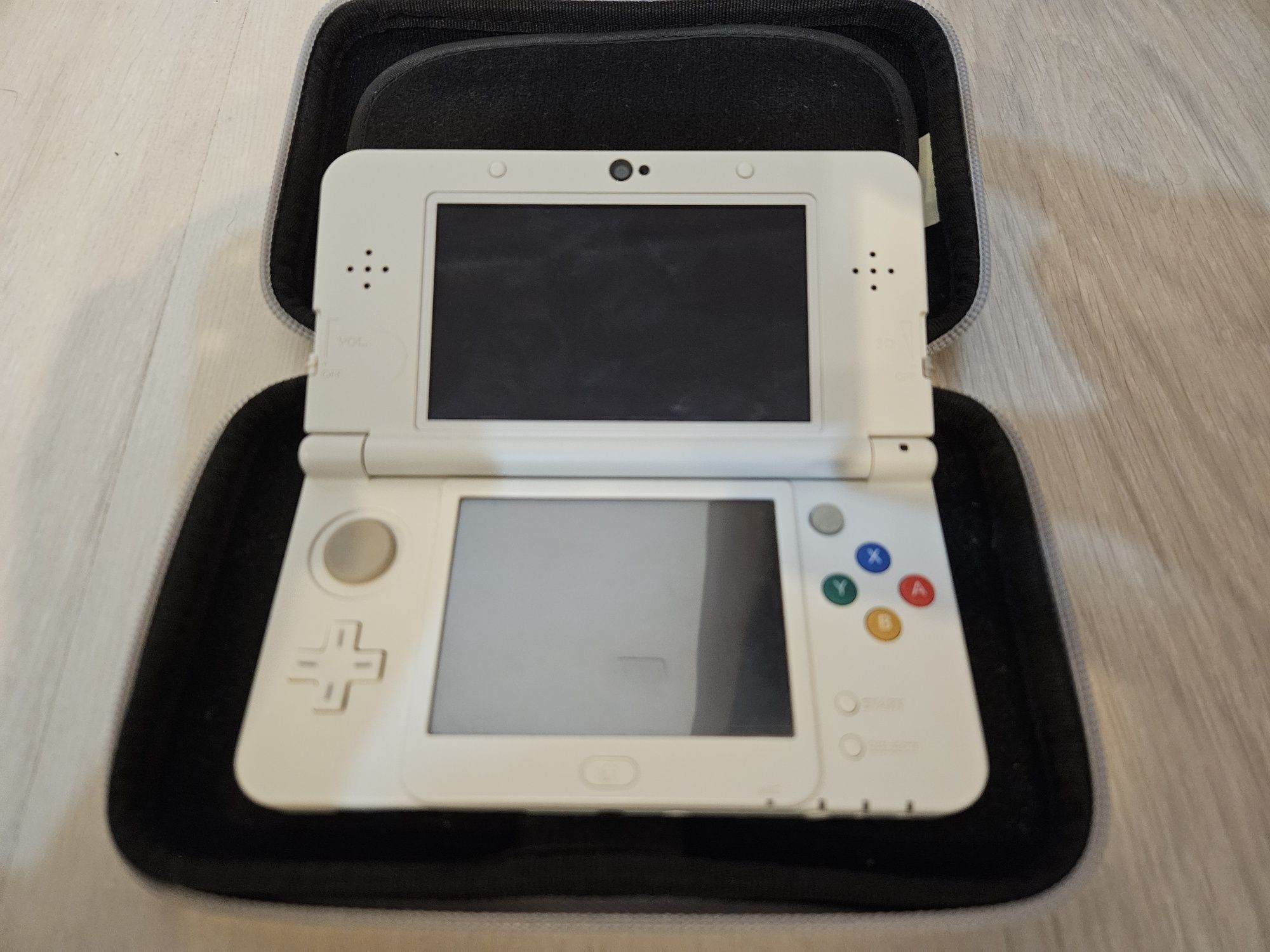 New Nintendo 3DS modat