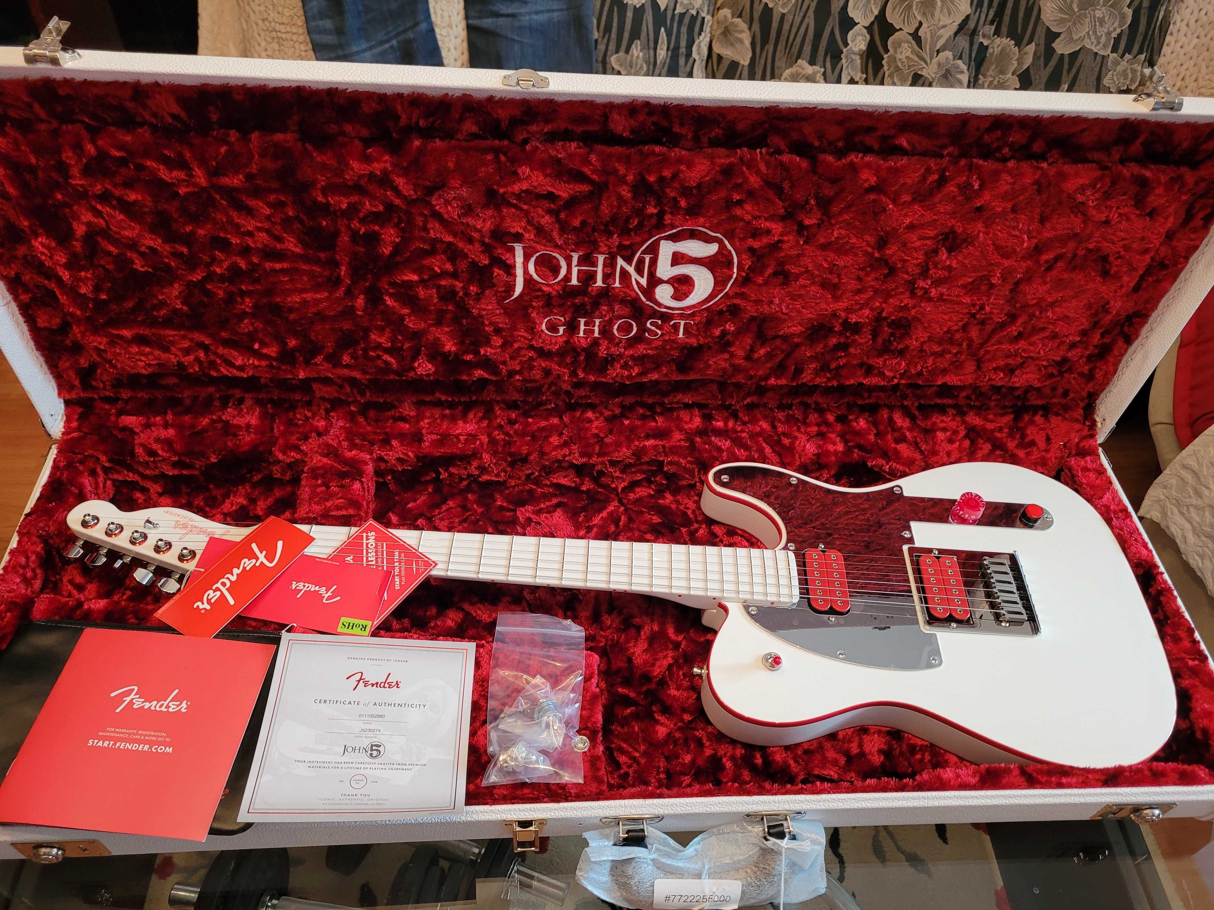 Chitara Fender Ghost - John5 Signature