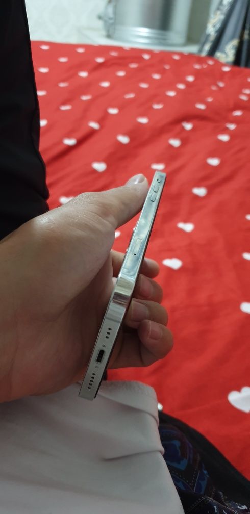 Iphone 12 pro  чётки состаяня