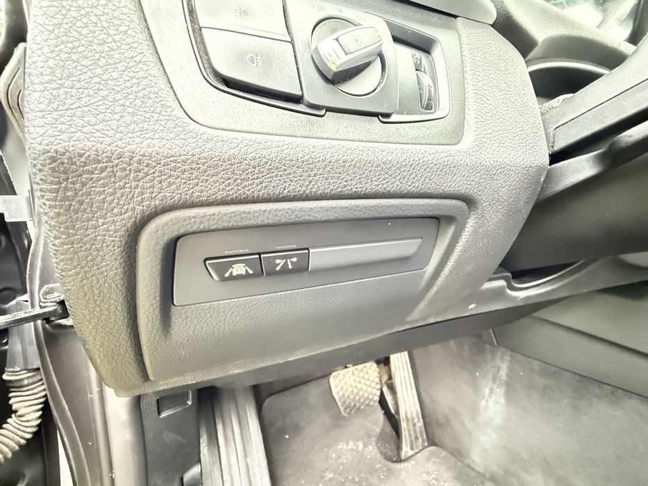 Bmw F30 2017 - xdrive - 2 butoane - sport pachet