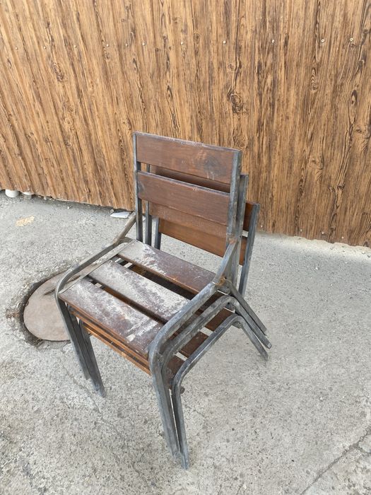 Стулчики есть 3 штук