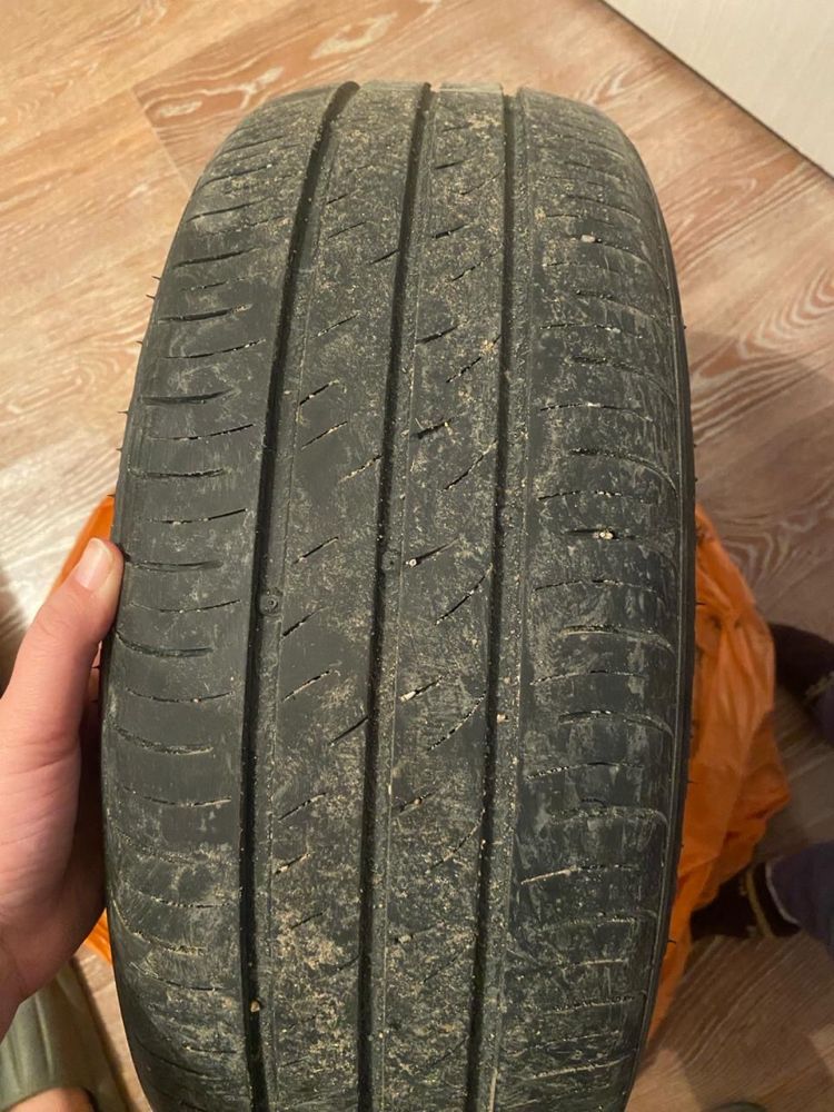 Шина Kumho es01 185/60 на R15