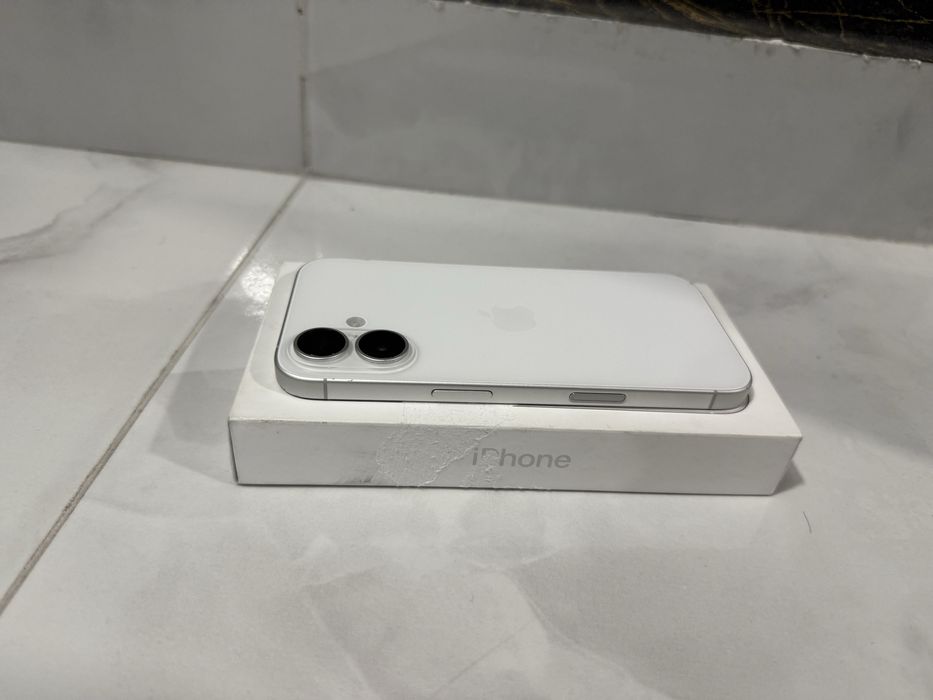 Iphone 16 White, 128 Gb, Liber de Retea
