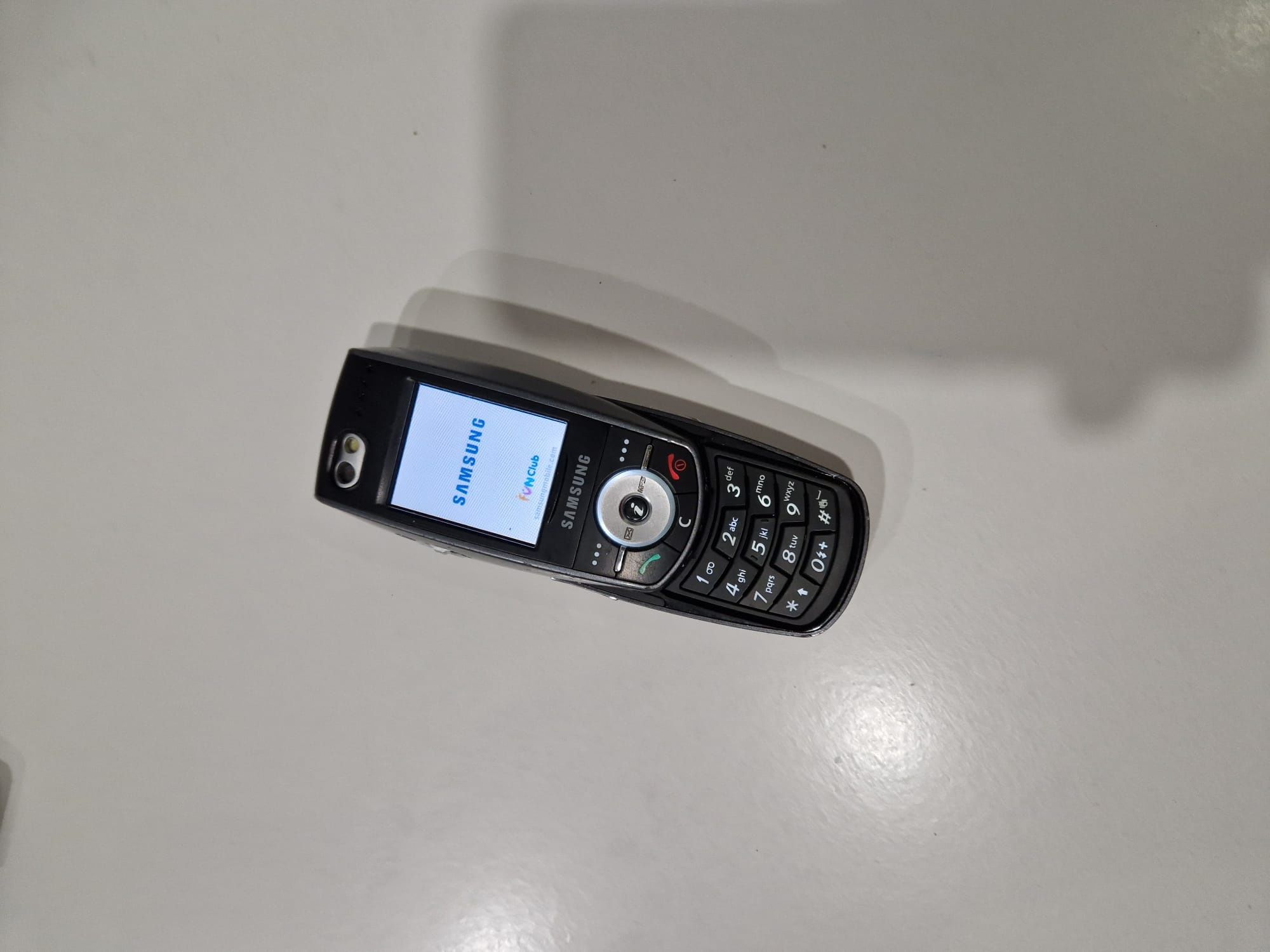 Telefon Slide SGH - E880 cu încărcător