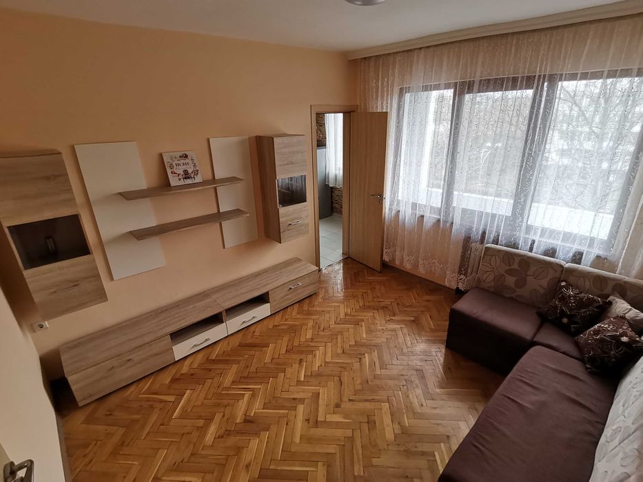 Дава се под наем Двустаен апартамент в Бургас, Братя Миладинови - 60 кв.м за 204 € - Снимка #2