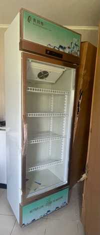 Витриный холодильник