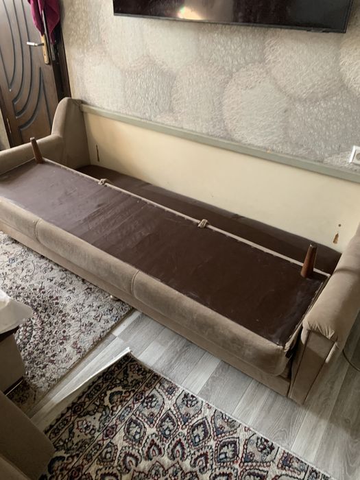 Продам диван-кровать и 2 кресла