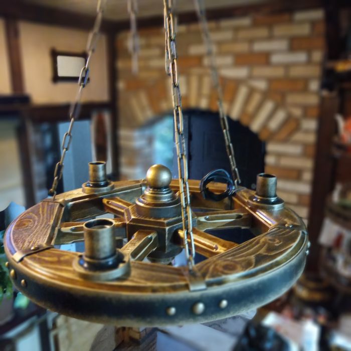 Люстра под старину .