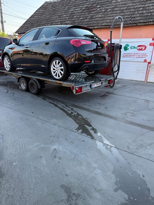Vând Alfa Romeo Giuletta
