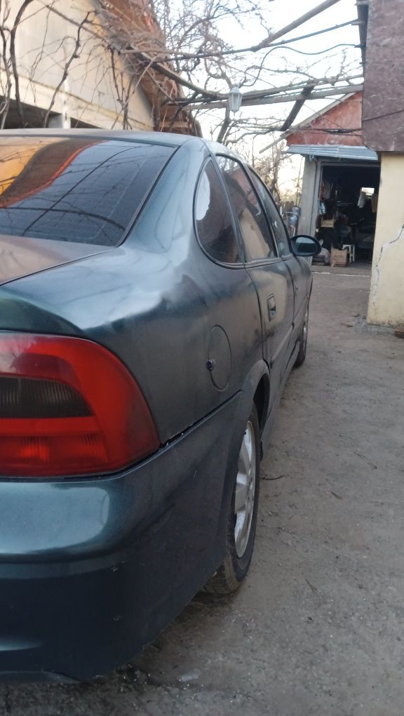 Vand opel vectra 1.8 cu gaz omologat si ATV de 200cc