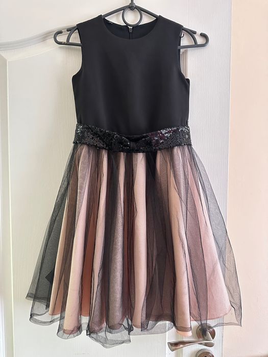 Рокля за момиче 7-8 години.