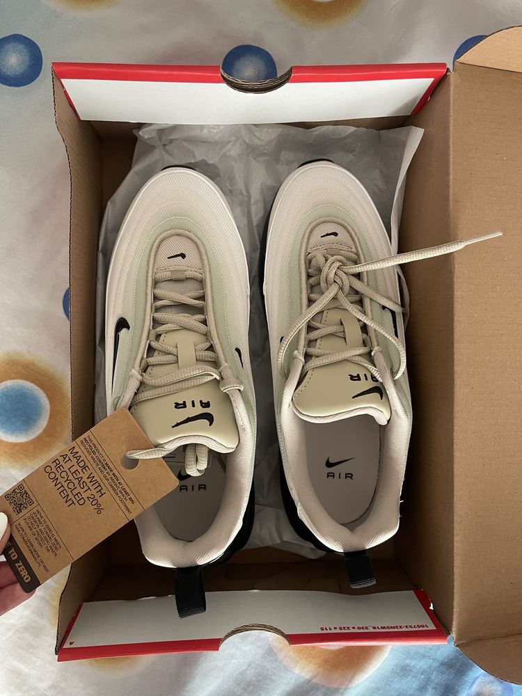 Чисто нови маратонки Nike W Air Max Portal Sneaker