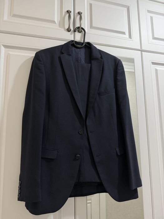 Мужской костюм с брюками