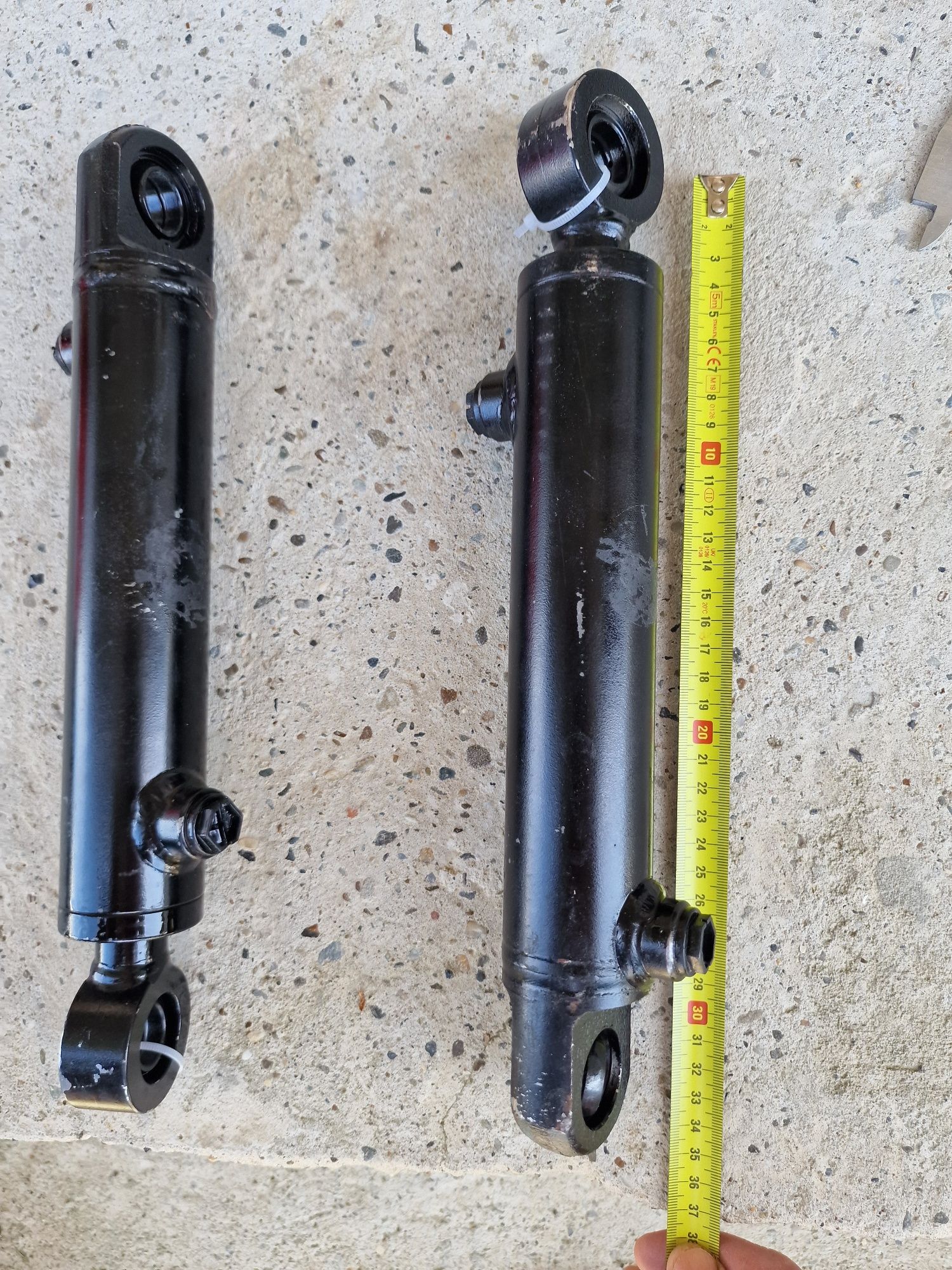 Cilindri hidraulici diferite dimensiuni import Italia foarte calitativ