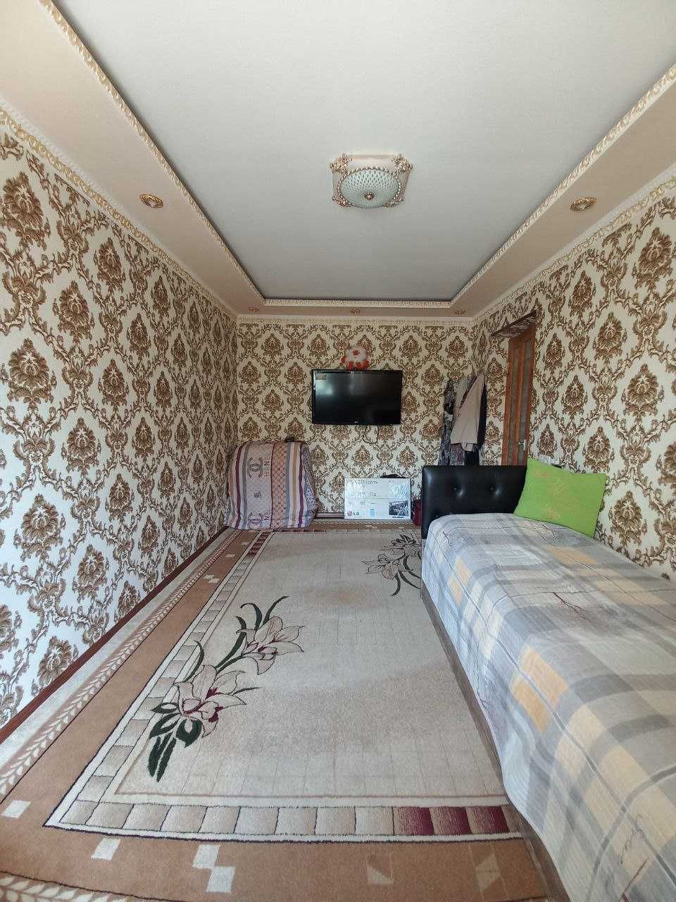 1 комнатная квартира на 3 этаже в кирпичном доме, пр.Наваи