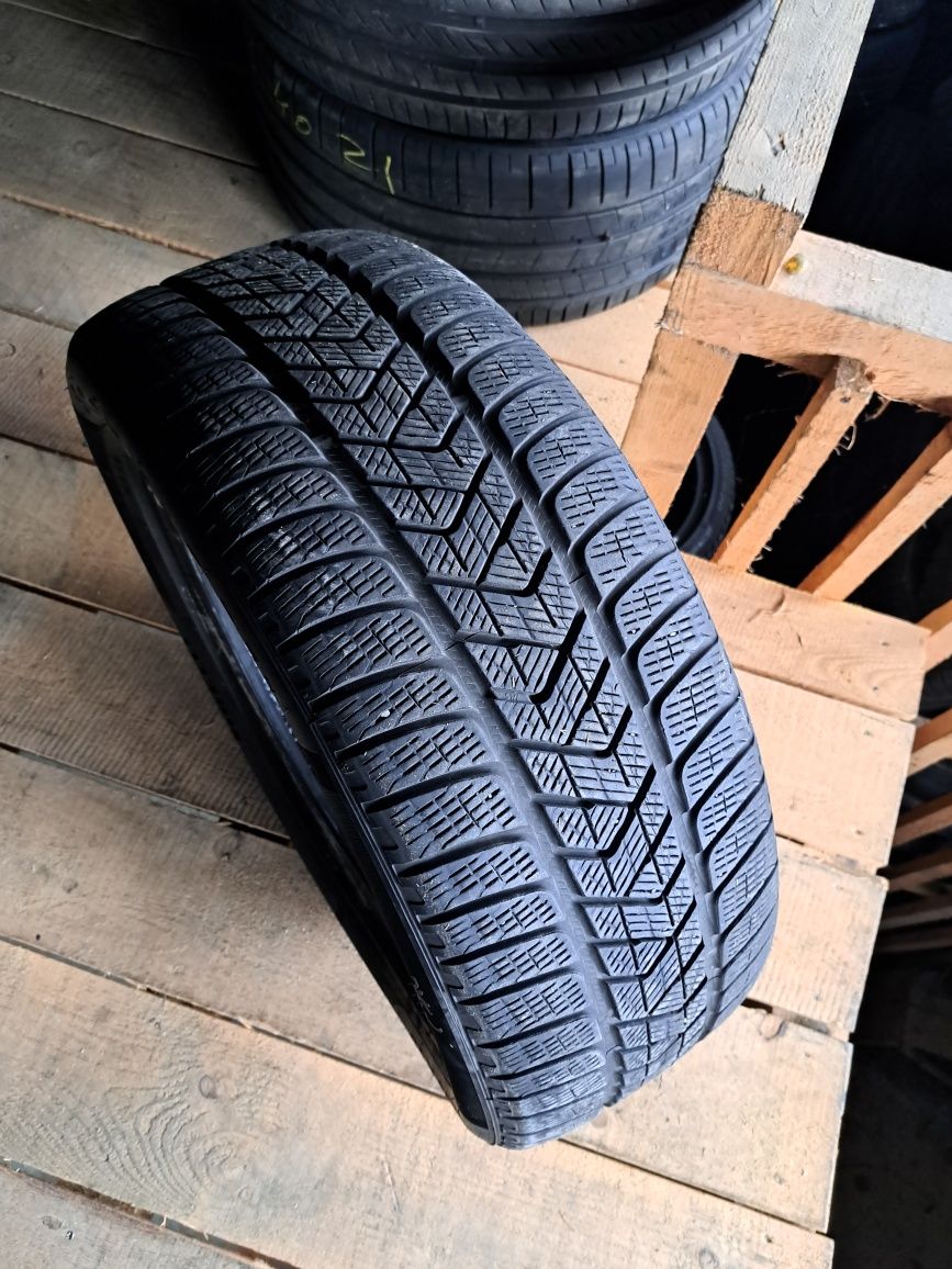 O anvelopa 235/55 R19 Pirelli