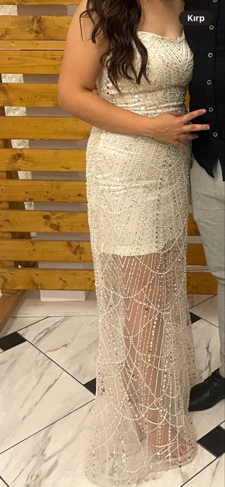 Официална бежова рокля