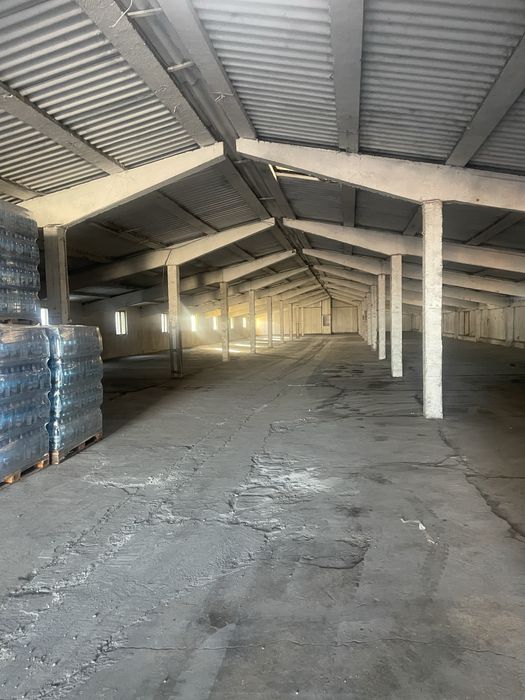 Hala/depozit 1500mp zona Metro langa Staer