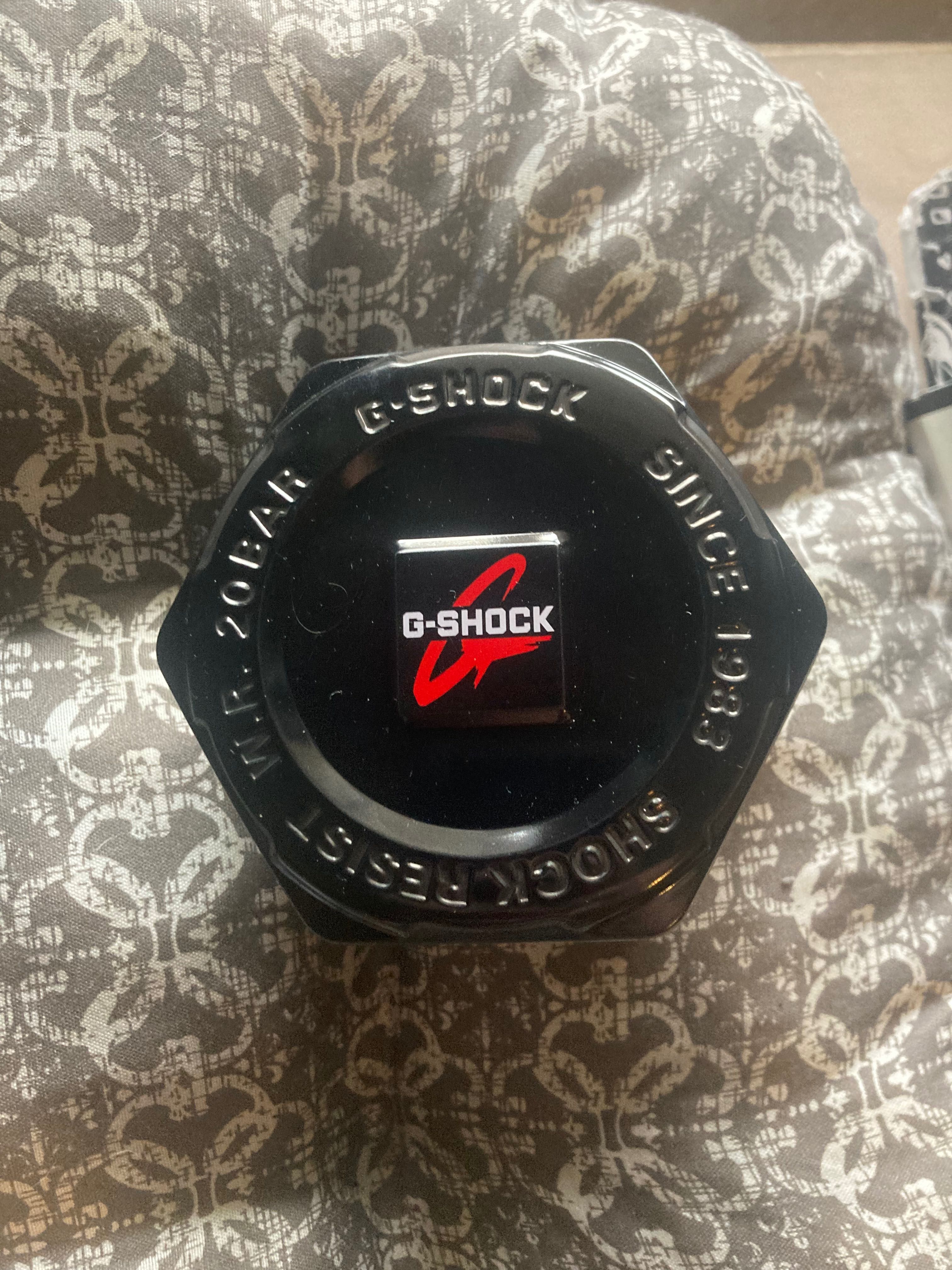 Продавам часовник Casio G-Shock GA-100