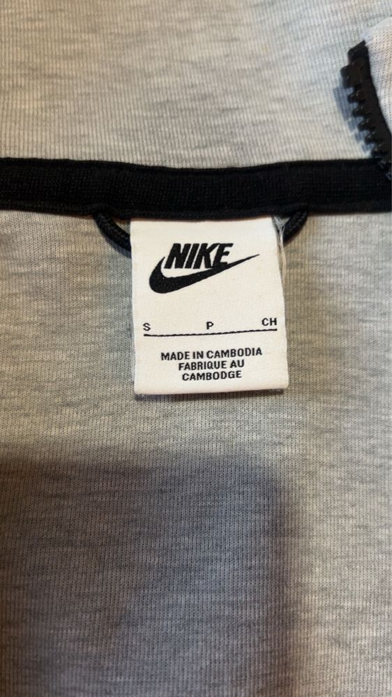 Спортен екип nike tech