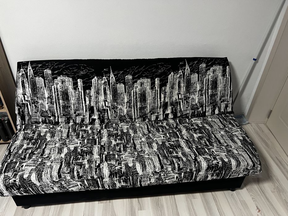 Canapea extensibila 3 locuri ,cu ladă