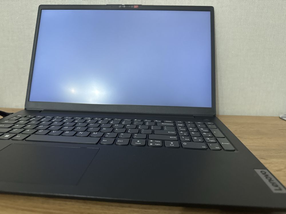 Продам ноутбук Lenovo V15 G2 IJL U1, совсем новый!
